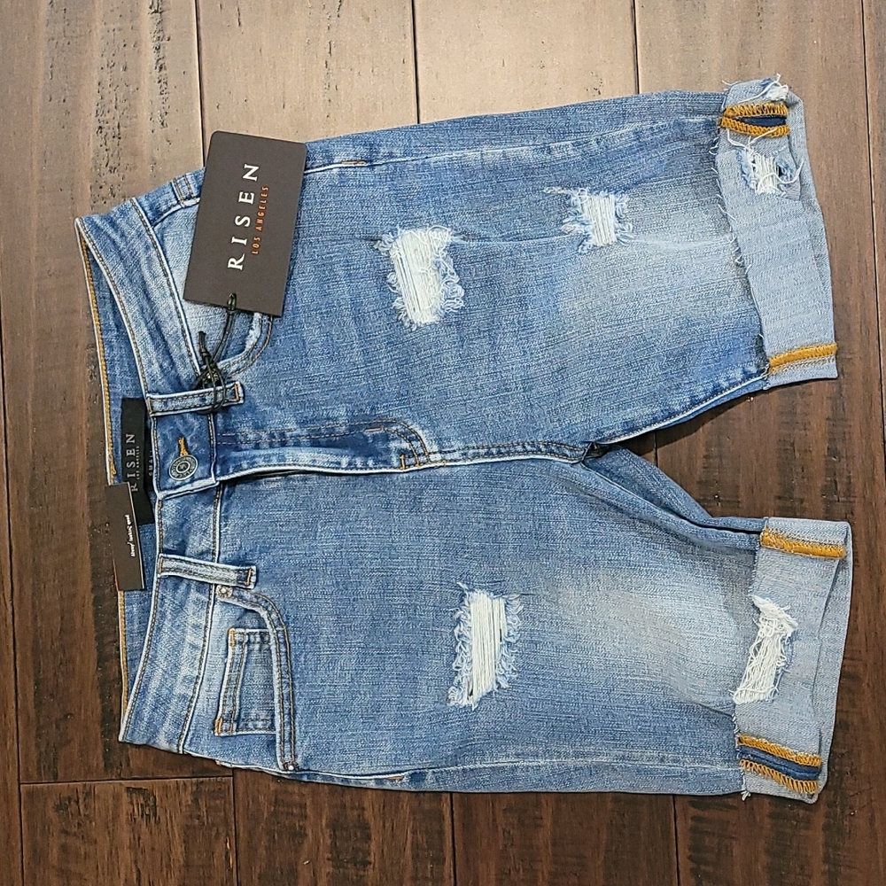 BNWT Risen HW Distressed Long Short